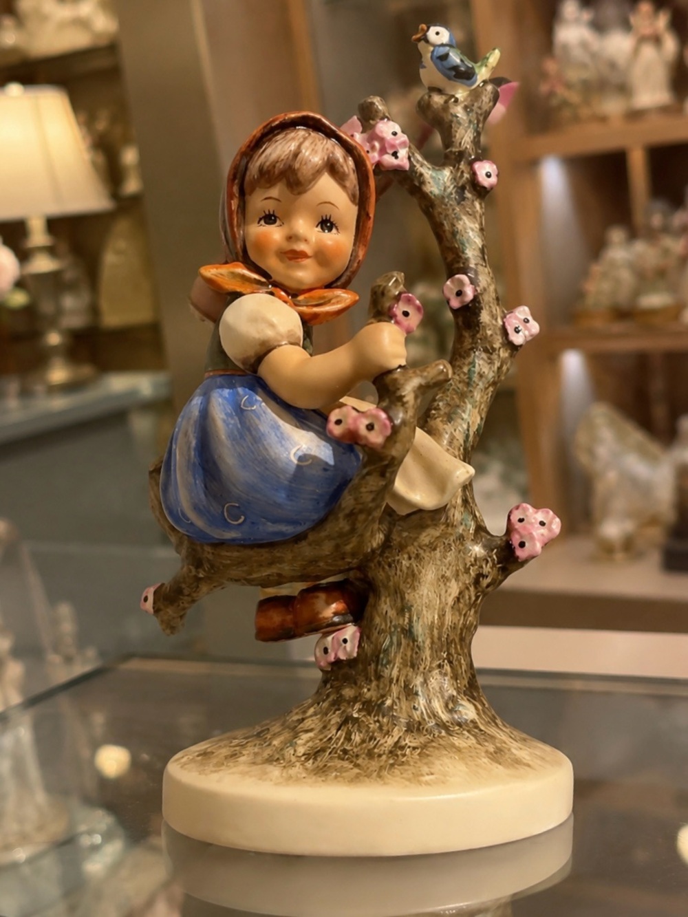 Hummel Goebel - "Apple
Tree Girl", "#141/1, 1960-1963